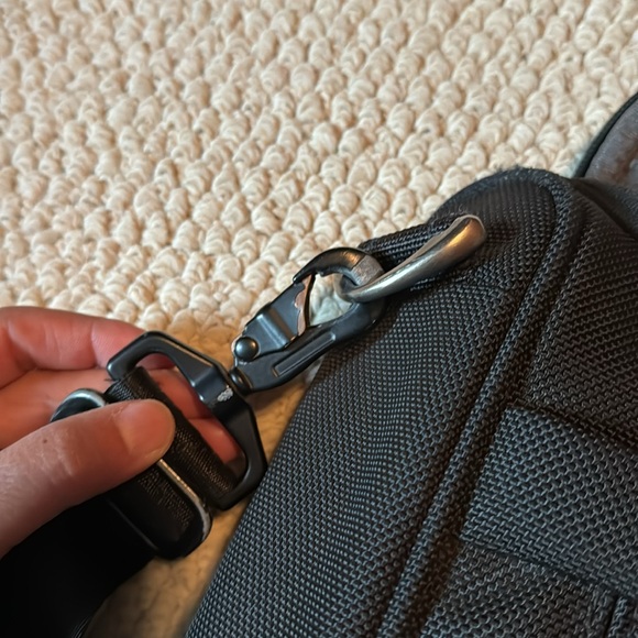 Briggs and Riley computer bag - Picture 11 of 16